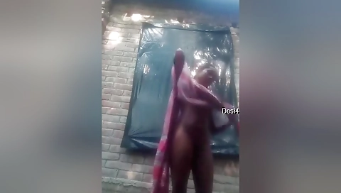 Today Exclusive- Horny Bangla Bhabhi Bathing