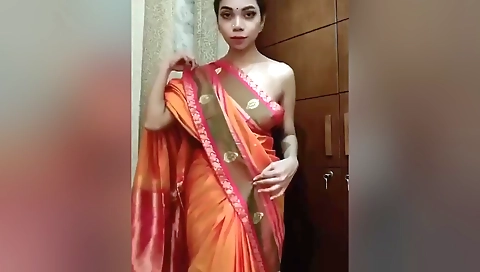 Today Exclusive -sexy Desi Girl Strip Her Cloths And Shows Boobs