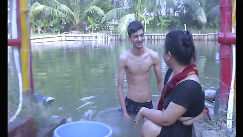 Indian Bhabi Ka Pani Mai Thukai Hot Indian Porn Video