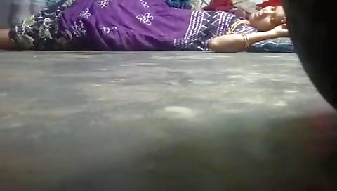 South Gets Fucked On Floor With South Indian And Indian Aunty