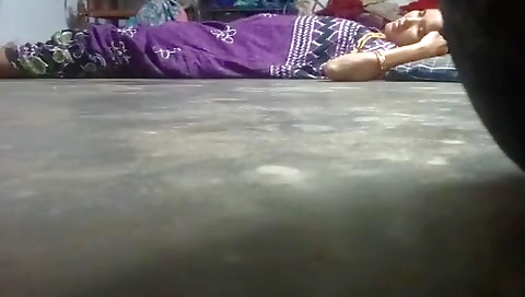 South Gets Fucked On Floor With South Indian And Indian Aunty