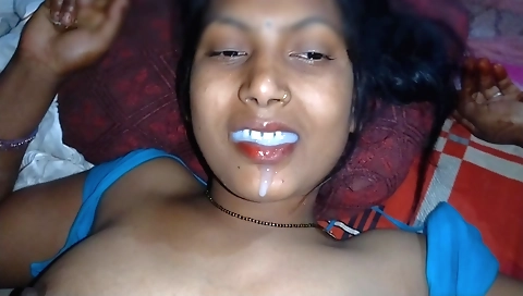 Desi Bhabhi Mouth Fisting Mouth In Hand