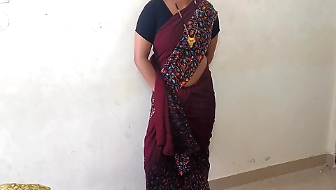 Hot Indian Desi New Married Housewife Was Cheat Husband And Family And Getting Full Enjoy With Dever In Clear Hindi Audio