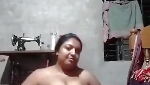 Chubby Bengali Housewife Nude Pussy Fingering Show