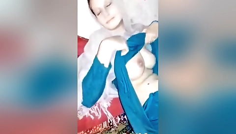 Today Exclusive- Cute Paki Girl Blowjob