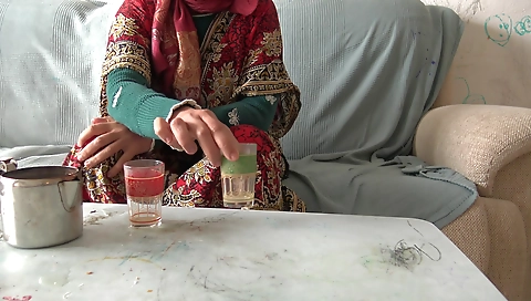 Kurt Temizlikci Istanbulda Afrikalı Siyahi Bir Adamla Aldatıyor - Turk Porno Turbanli Sex