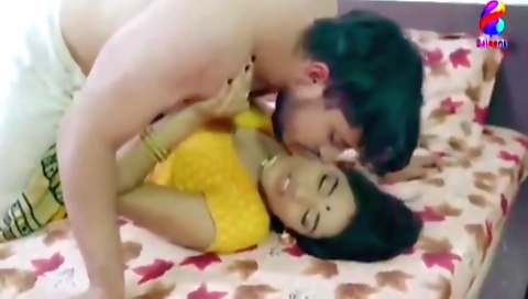 Desi Bhabhi And Indian Bhabhi - Pati Ke Jane Bad Bhabhi Ko Devar Ne Choda