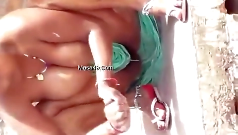 Today Exclusive- Desi Bhabhi Outdoor Bathing
