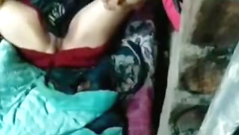 Village Aunty Pussy Captured On Cam Secretly