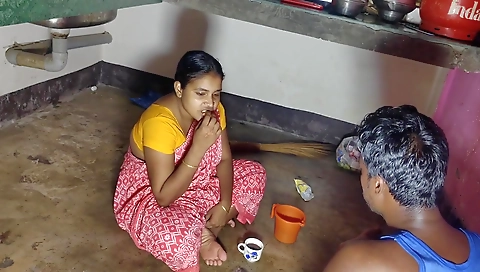 Desi Hot Bhabhi Deliwara Sex Video