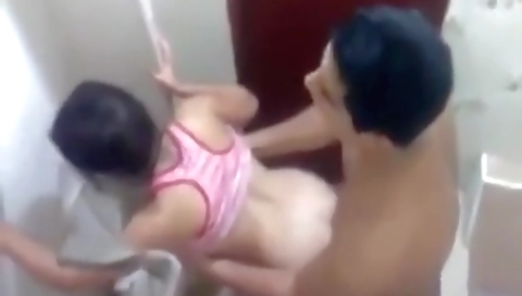 Girlfriend Ko College Ke Washroom M Choda Velentine Par