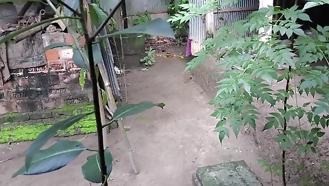I See My Aunty Cleaning The Yard, I Hugged Her And Started Fucking
