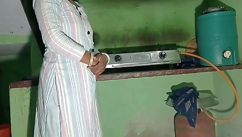 Chubby Big Ass Desi Bhabhi Step Maa Fucked By Harami Devar In Kitchen