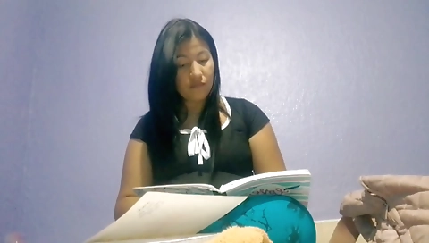 My Stepcousin Likes To See My Big Ass When I Change To Go To The Gym