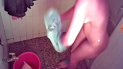 Girls Bathing (2021) – Hidden Video Of Step sister In The Bath