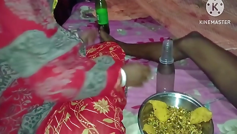 Pados Ki Bhabhi Ne Tel Lagakar Gand Marai