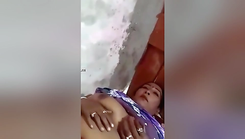 Today Exclusive- Desi Paid Randi Boobs Pressing