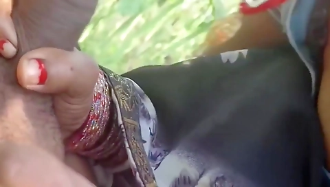 Indian Desi Village Wife Ki Outdoor Hard Sex Viral Videos Bhaiya Bhabhi Ko Jungle Me Chut Chudai Kar Rahe Bur Ke Liye Devar Hind