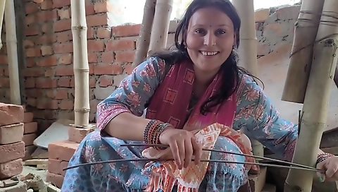 Women Labour Fuck With Labour Contractor For Earning Extra Money