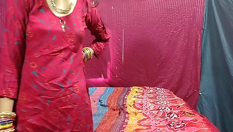 Ne Apni Hi Sagi Ko Chod Diya