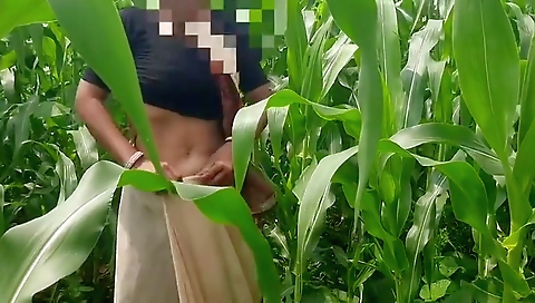 My Real Stepsister-in-law, The Elder Stepbrothers Housewife, Had Been Asking For Many Days To Make A Mare In The Open Forest Field And Leave It, Today I Told My Stepsister-in-law To Farm Maize In The Open Forest