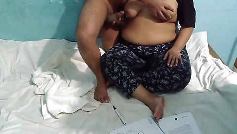 Pakistani Ki Choda Chudi Kitaab Padhate Samay - Bhai Behan