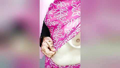 Stepsister-in-law Lifted The Saree