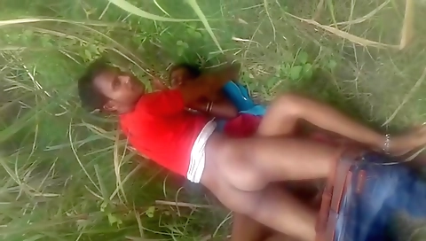Bihari Outdoor Sex Mms Video Captured By A