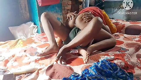 Debar Ne Ki Chudai Sote Samay Apni Bhabhi Ke Sath