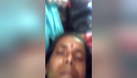 Hot Bhabhi Showing A Big Boob Nice