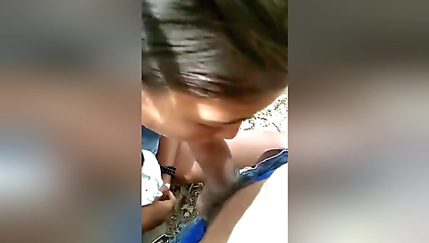 Today Exclusive- Desi Girl Outdoor Blowjob