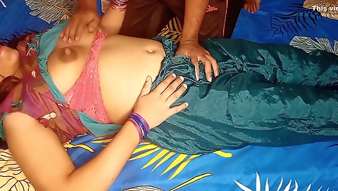 Chacha Ke Kaam Par Jane Par Chachi Ko Choda - Fucking Village Aunty