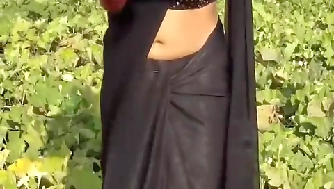 Devar Bhabhi - Indian Village Bhabhi Ne Kitchen Me Devar Se Gand Marvai