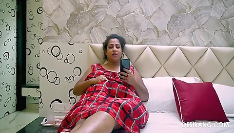 Officer Fucks Bbw Desi Housewife After Long Day At With Desi Bang