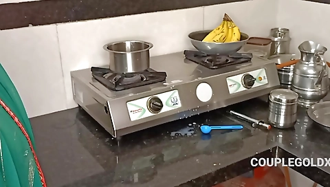 Sasur Ji Chai Mang Rahe Hai Aur Dudh Nahi Hai Mera Dudh Dal Deti Hu