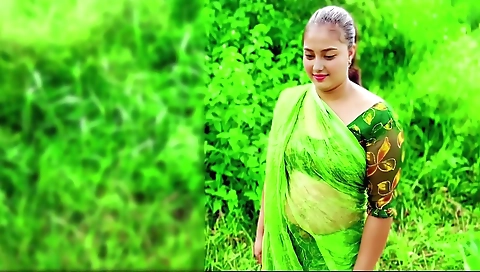 Jungle Girl - Desi Beautiful Padosi Girl Fucking In Jungle With Her Padosi Bf, So Cute Girl Fuck At Farm Hindi
