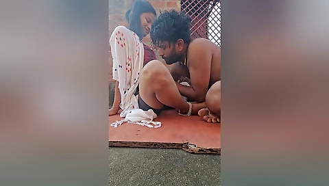 Indian Beautiful Village Girl Outdoor Sex Video With Village Outdoor