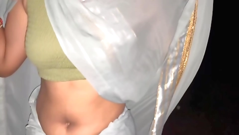 Indian Village Hot School Desi Girl Fucked In The Forest Viral Mms 18+