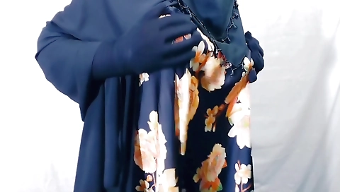 Muslim Hijabi Beautiful Housewife Fucking With Neighbor - With Clear Hindi Audio