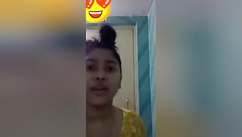Today Exclusive- Cute Bangla Girl Showing Her Boobs