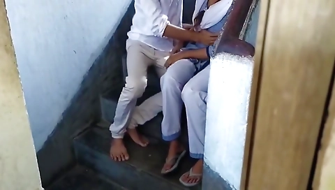 School Khatam Hone Ke Baad School Ke Siri Me Ghapaghap Chudai