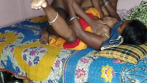 Bhosdi Mousi Ji Ko Raat Me Bohat Maje Se Pela Aram Se
