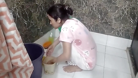 Bathroom Girl Ka Hua Mms Viral Video - College Girls