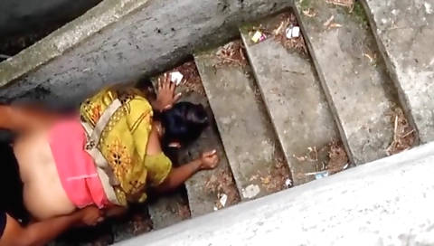 Desi Bhabhi Ko Sidhi Me Choda Hot Indian Bhabhi Fucking In Top Of House