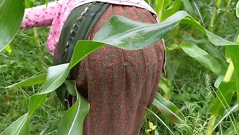 The Stepbrother-in-law Went To The Field With The Stepsister-in-law And Showed Her Tight