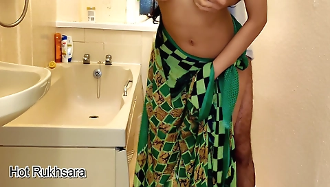 Indian Desi Neighbour Aunty Fucked By Lover In Hotel Room With Big Penis