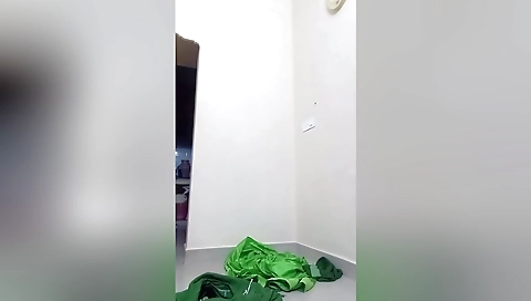 Tamil Wife Remove Saree