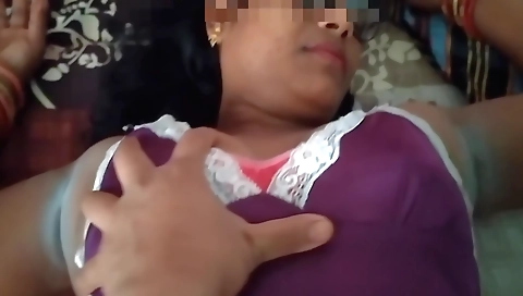 Indian Hot College Girlfriend Bebe Sucking And Fucking At Missionary