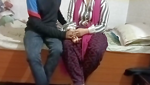 Choti Saali Ko Jija Ne Choda Pheli Baar