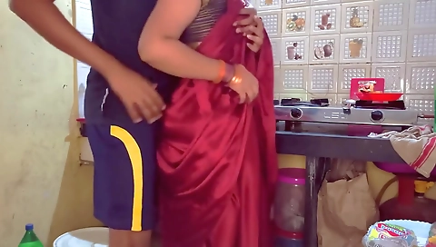 2 Indian Stepmom Got Caught By Stepson While Taking To Her Boyfriend